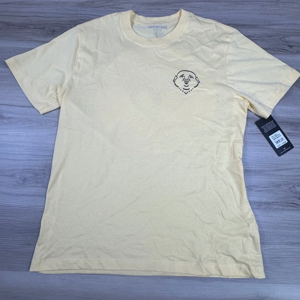 True Religion Mens Emboss Emblem‎ Tee, Panna Cotta Yellow, Large, NWT streetwear